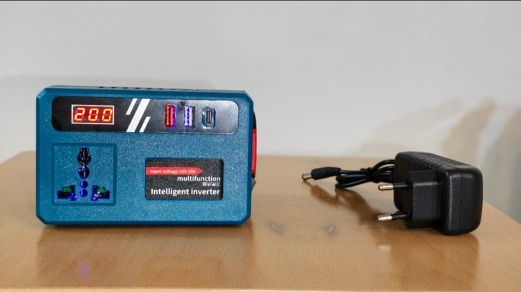 تبدیل باتری به برق شهری باس مدل BC با خروجی USB و تایپ C